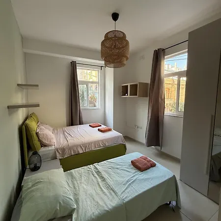 Calypso 1 Spacious With Mercury Tower View In Paceville Close To Nightlife Apartman