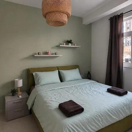 Appartement Calypso 1 Spacious With Mercury Tower View In Paceville Close To Nightlife *