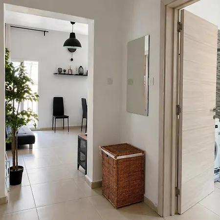 Calypso 1 Spacious With Mercury Tower View In Paceville Close To Nightlife *