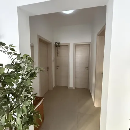 Calypso 1 Spacious With Mercury Tower View In Paceville Close To Nightlife Lejlighed *