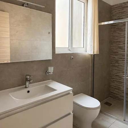 Apartment Calypso 1 Spacious With Mercury Tower View In Paceville Close To Nightlife *